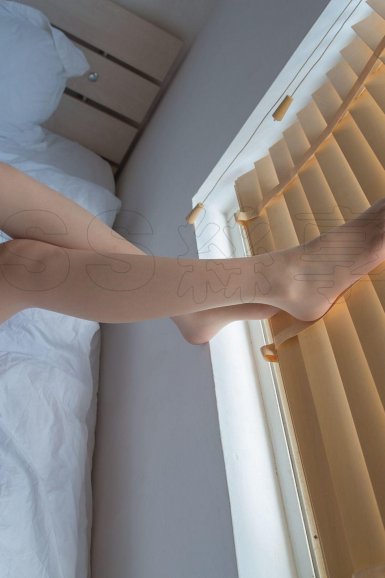 日本中学教师揉女生胸部接吻照片曝光 或被辞退（图）‘im电竞